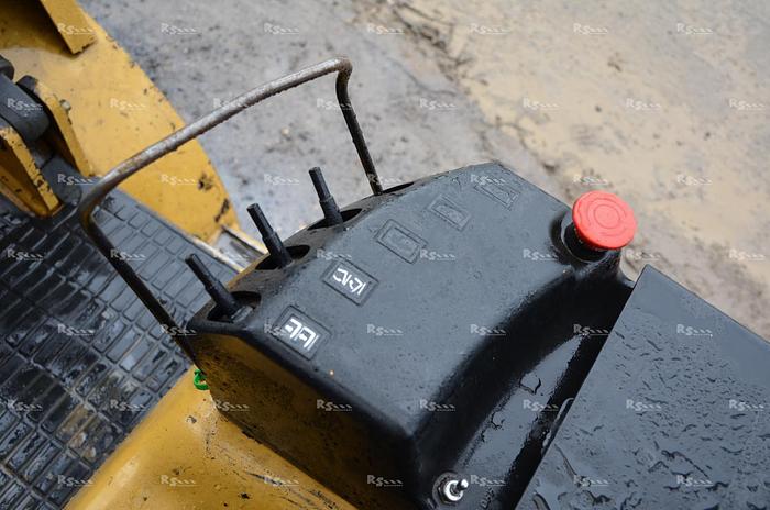 Used CATERPILLAR DP25
