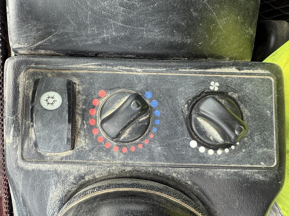 Used Manitou MT 733 7m Telehandler