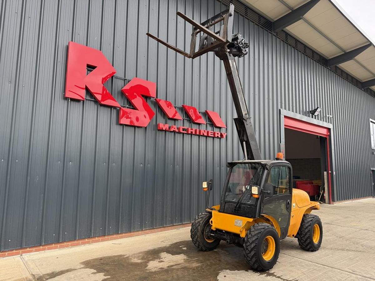 Used JCB 520-40 2t 4m Telehandler