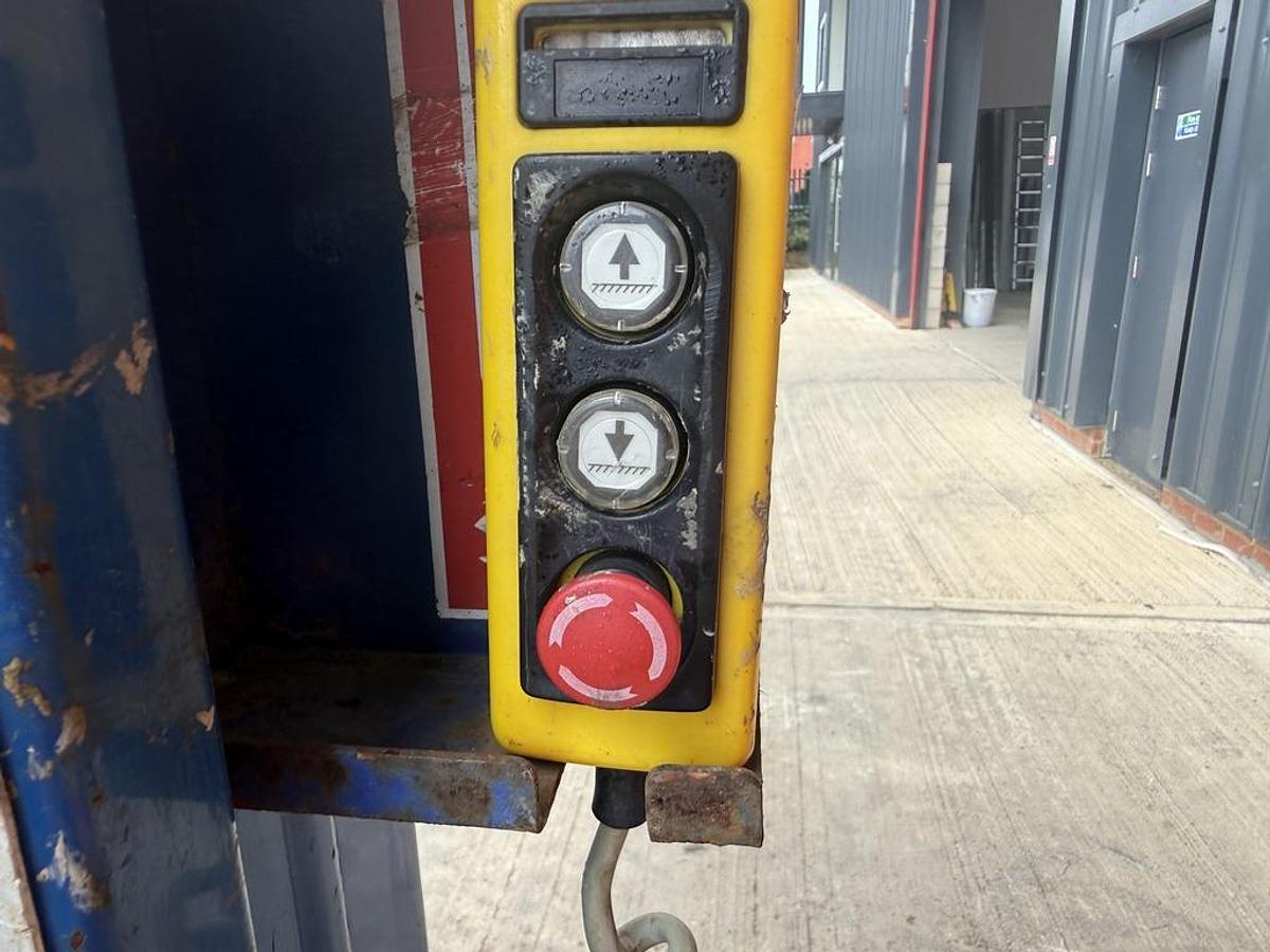 Used Power Towers Nano Push Around Lift