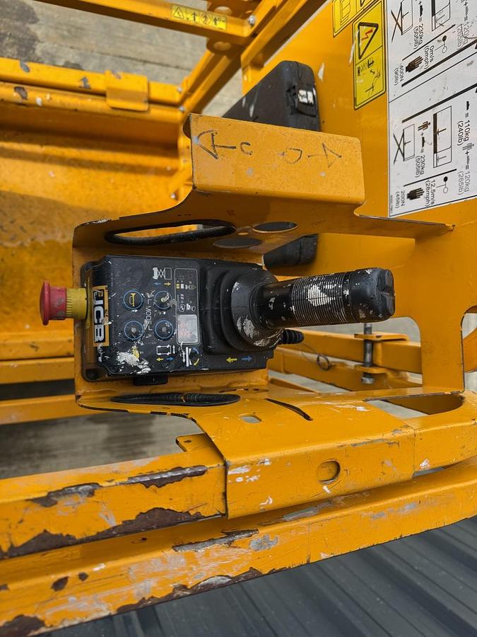 Used 2022 JCB S1930E