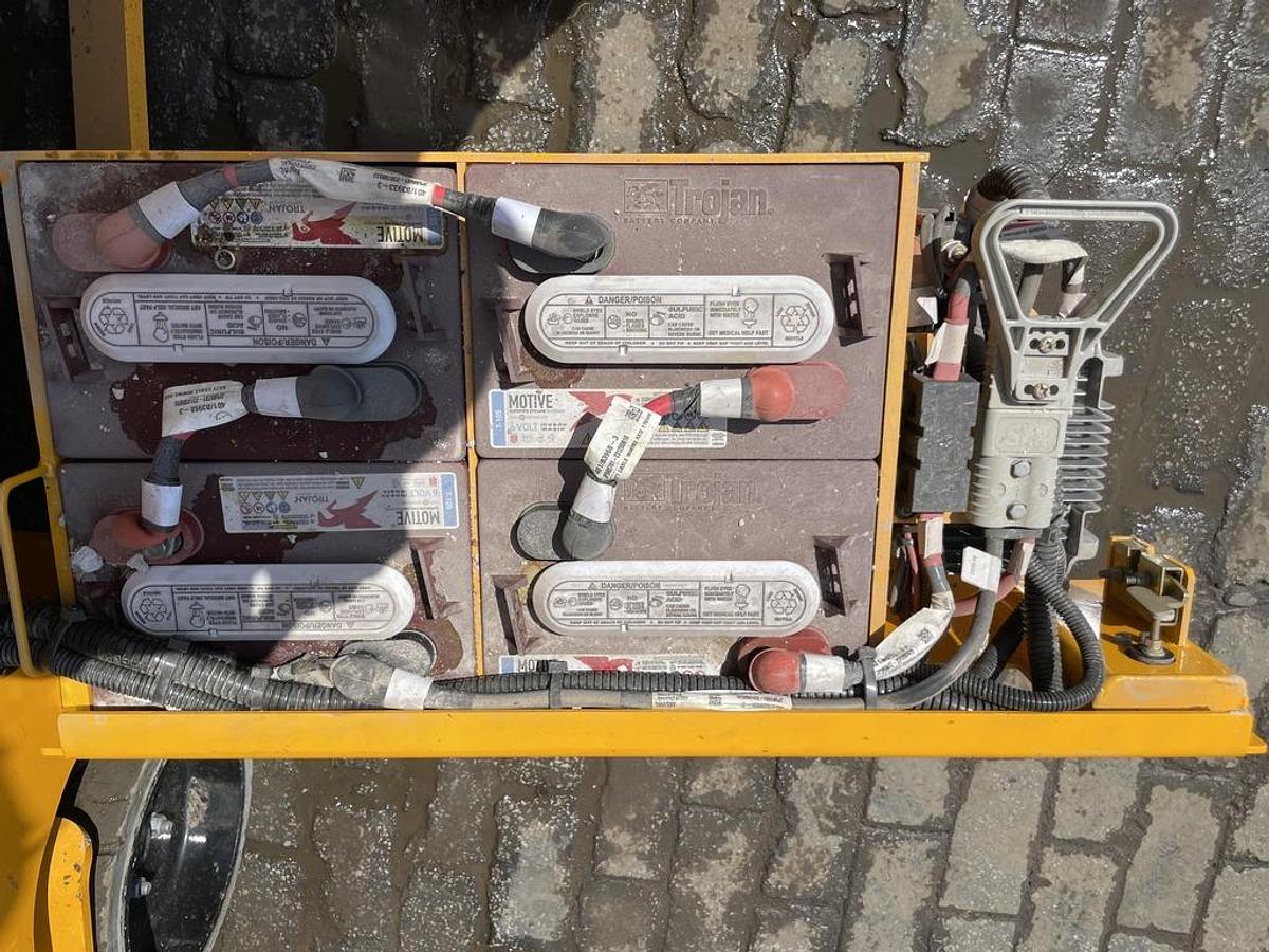 Used JCB S1932EDRV  8m Electric Scissor Lift