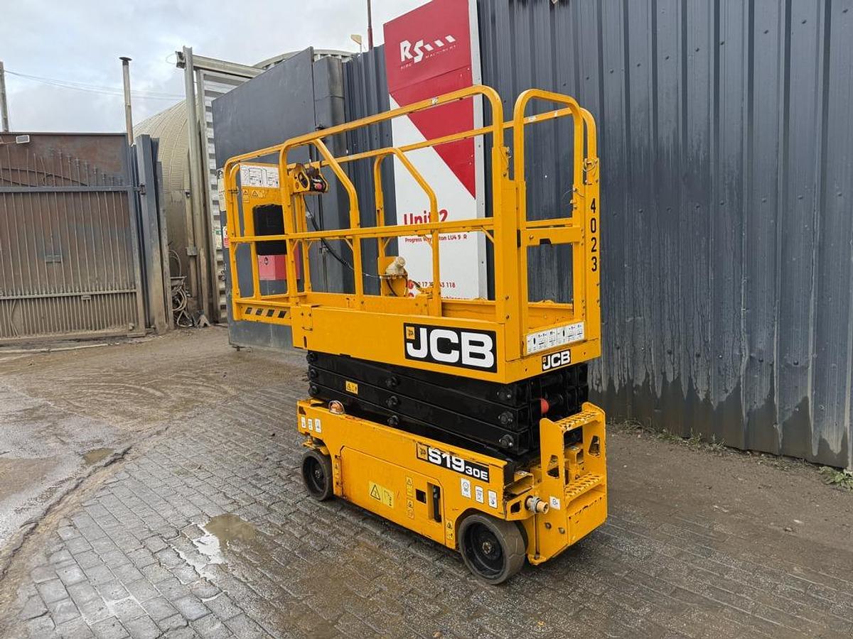 Used JCB S1930E 8m Electric Scissor Lift
