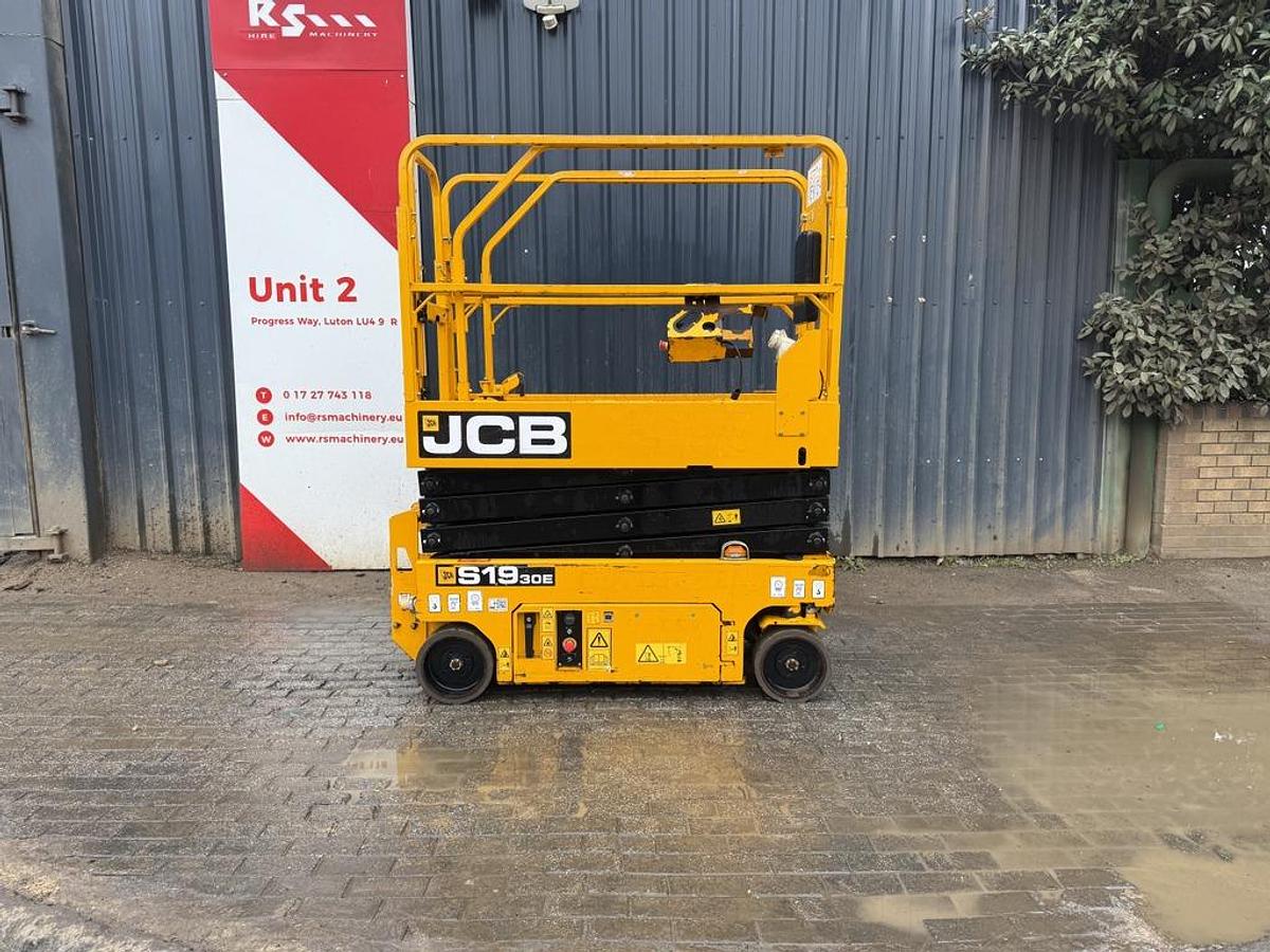 Used JCB S1930E 8m Electric Scissor Lift