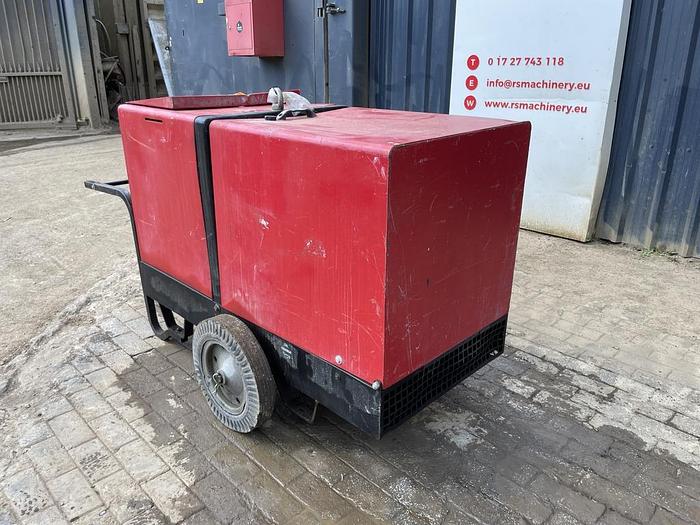 Used PRAMAC P11000