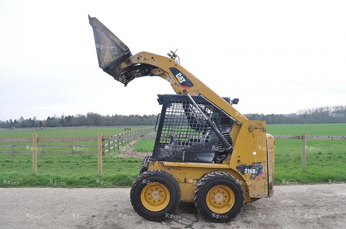 Used CATERPILLAR 216 B3