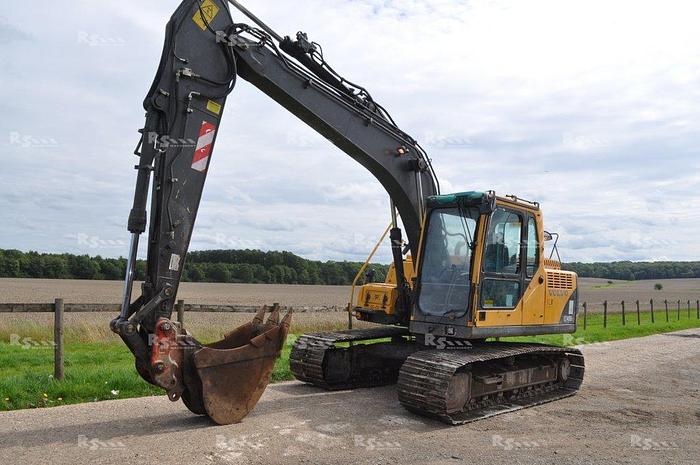 Used VOLVO EC140B LC