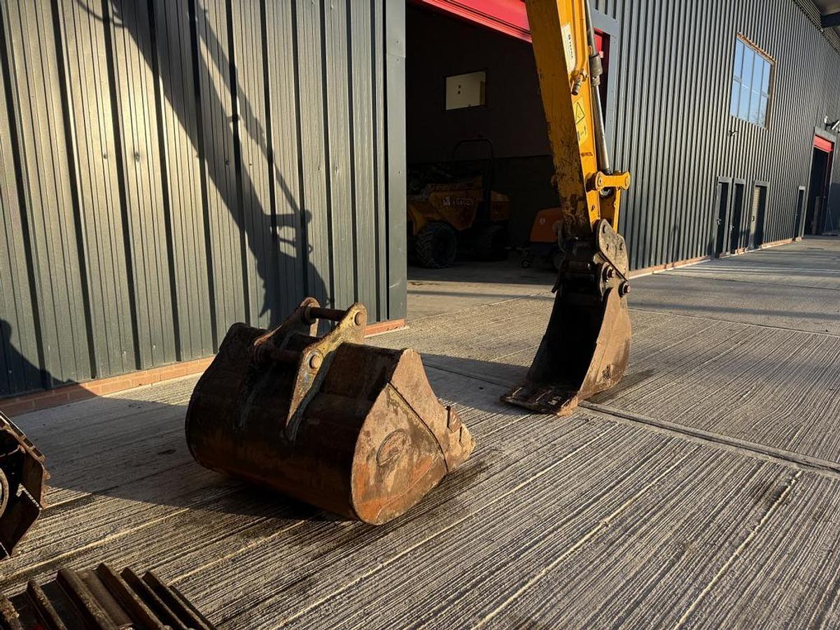 Used JCB JZ141 LC 16t Tracked Excavator