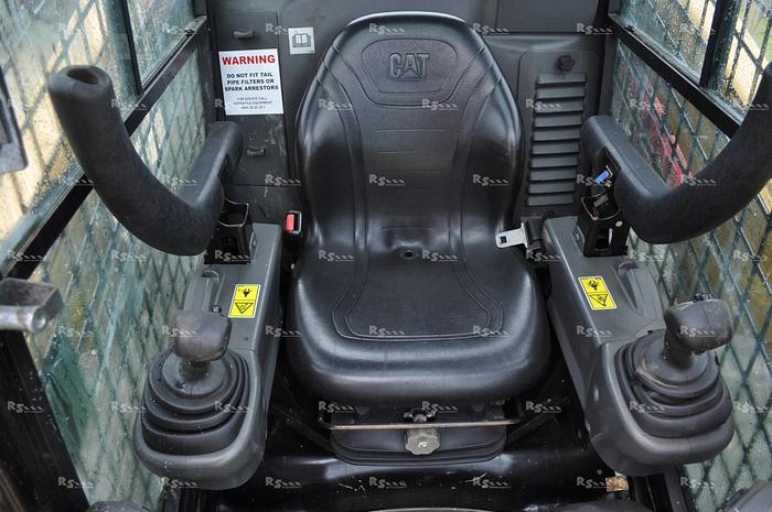 Used CATERPILLAR 279D