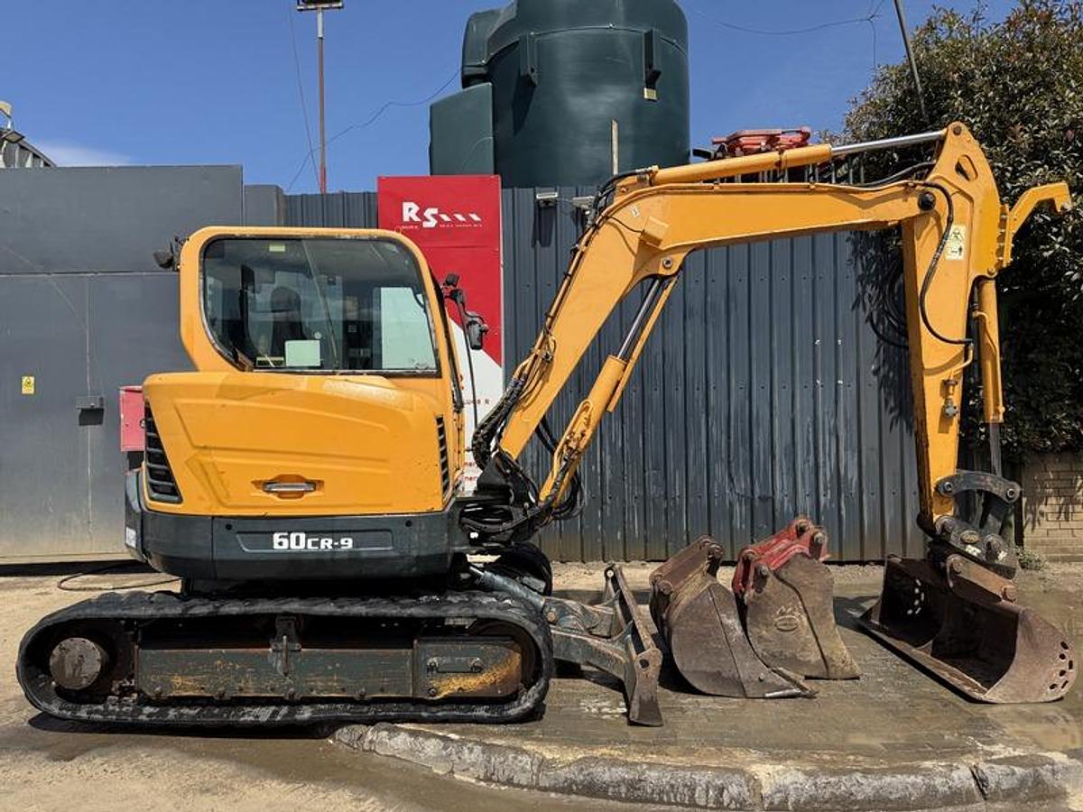Used HYUNDAI ROBEX 60CR-9