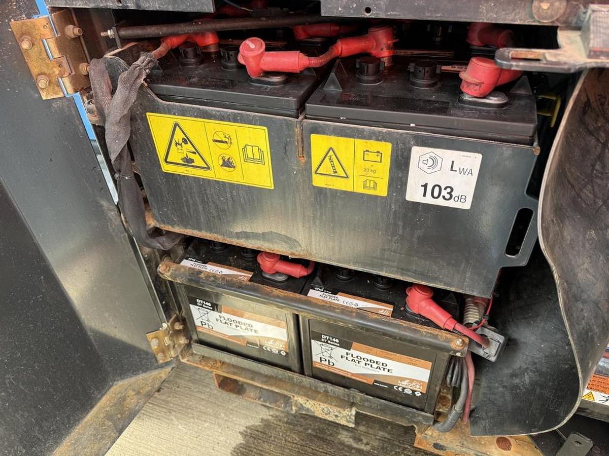 Used Genie GS4069 BE 14m Scissor Lift