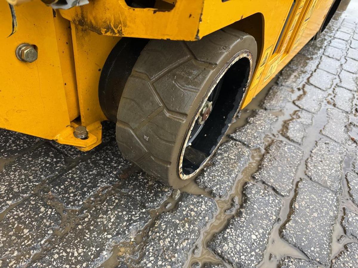 Used JCB S1930E 8m Electric Scissor Lift