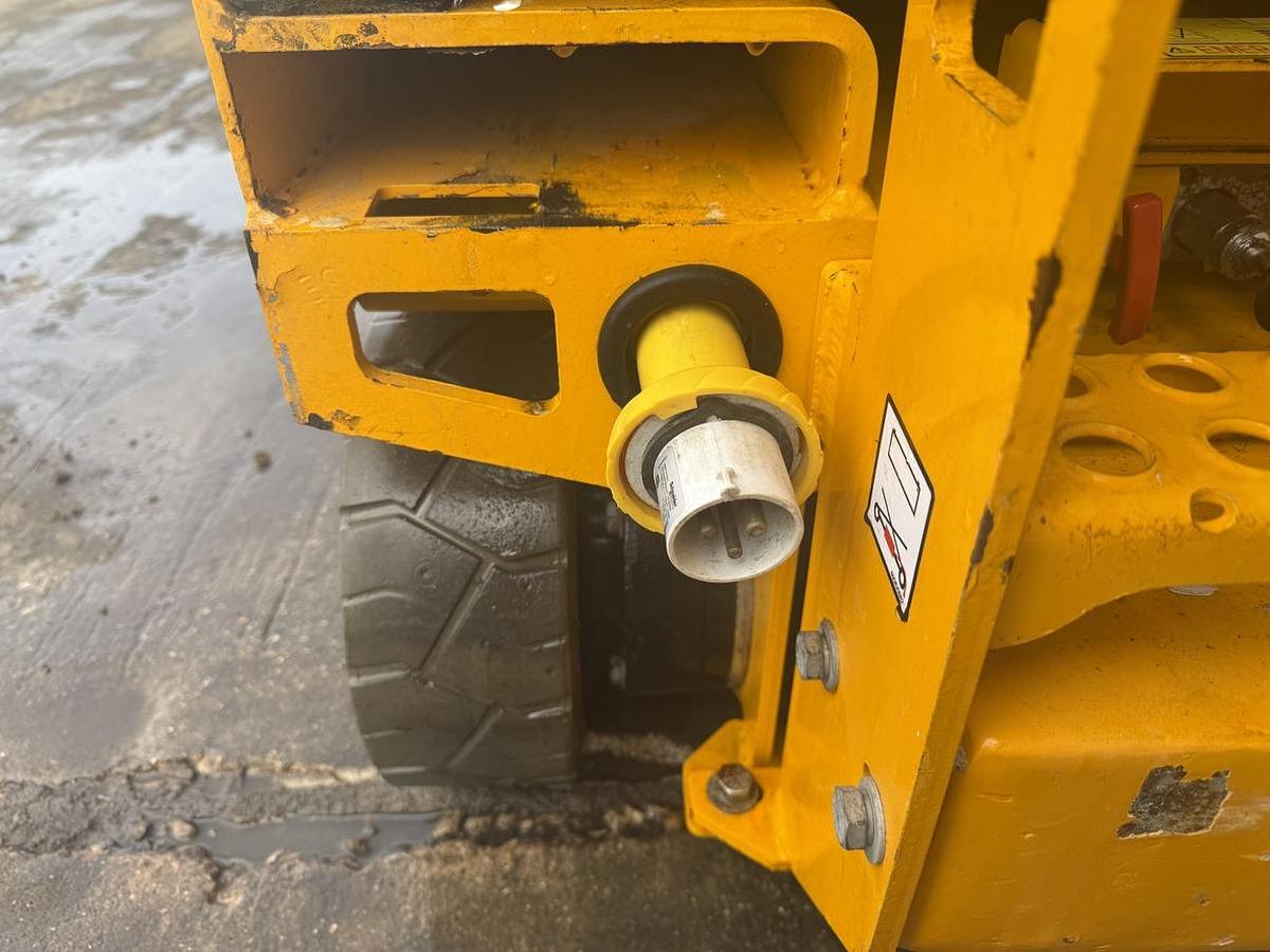 Used 2022 JCB S1930E