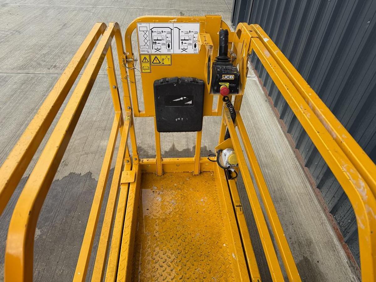 Used JCB S1930E 8m Electric Scissor Lift