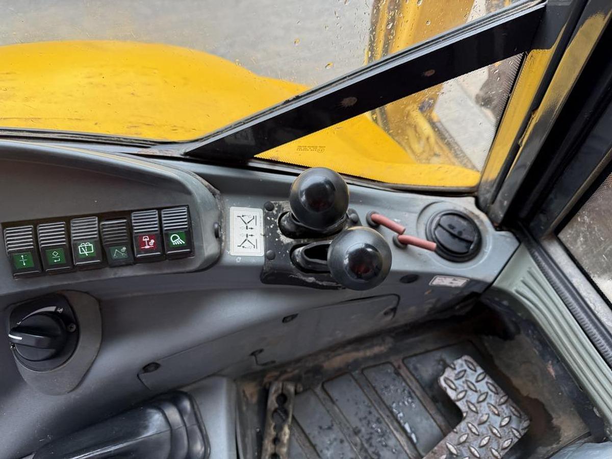Used New Holland B110-4PT Backhoe Loader