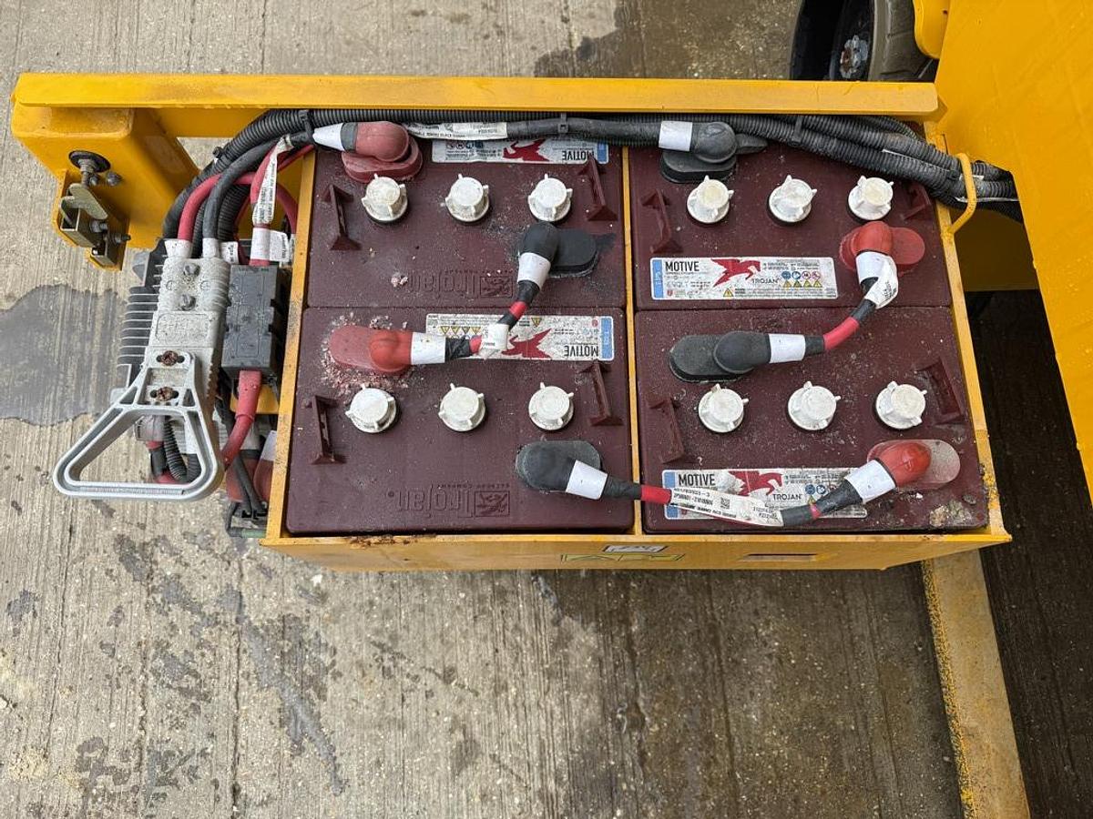 Used JCB S1930E 8m Electric Scissor Lift