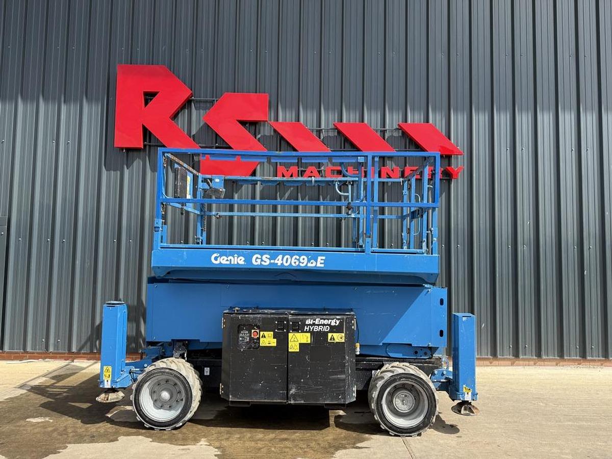 Used Genie GS4069 BE 14m Scissor Lift