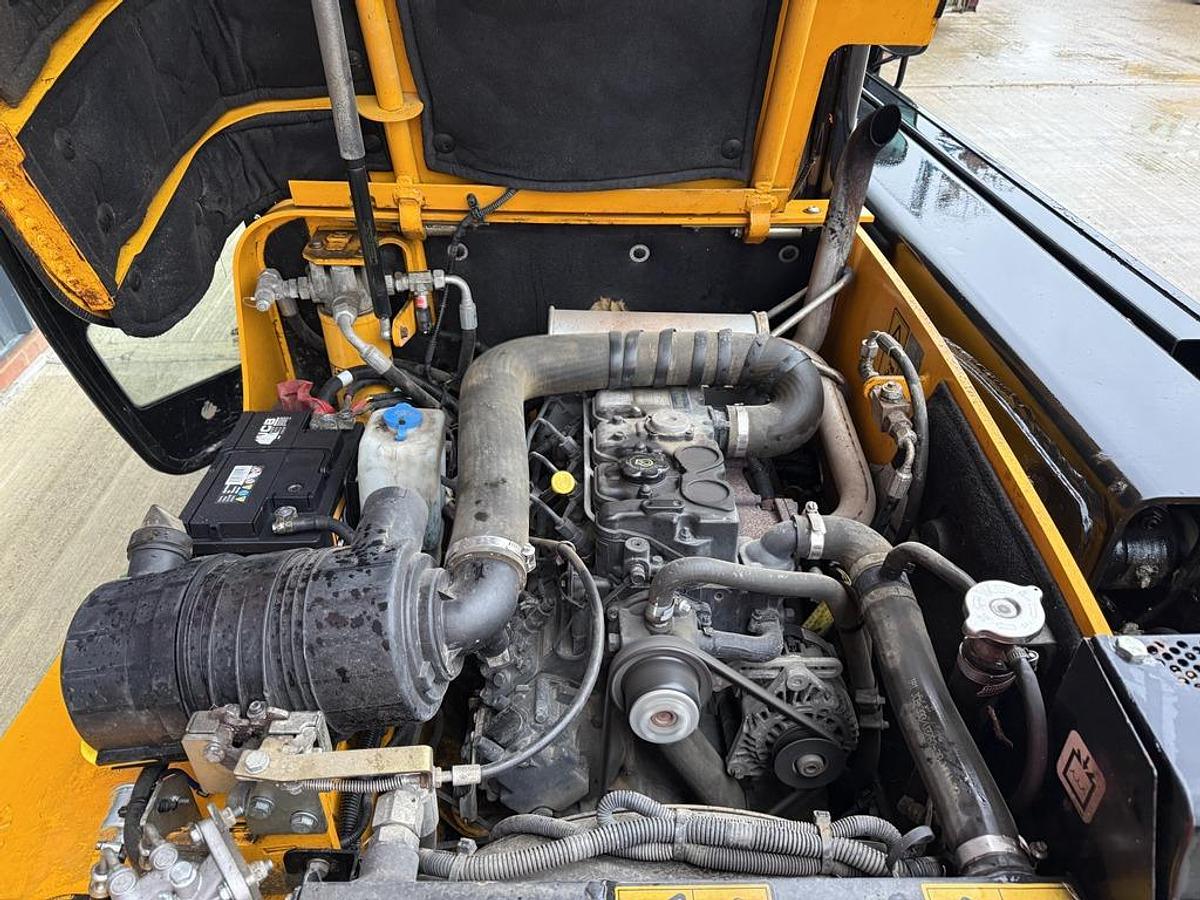 Used JCB 520-40 2t 4m Telehandler
