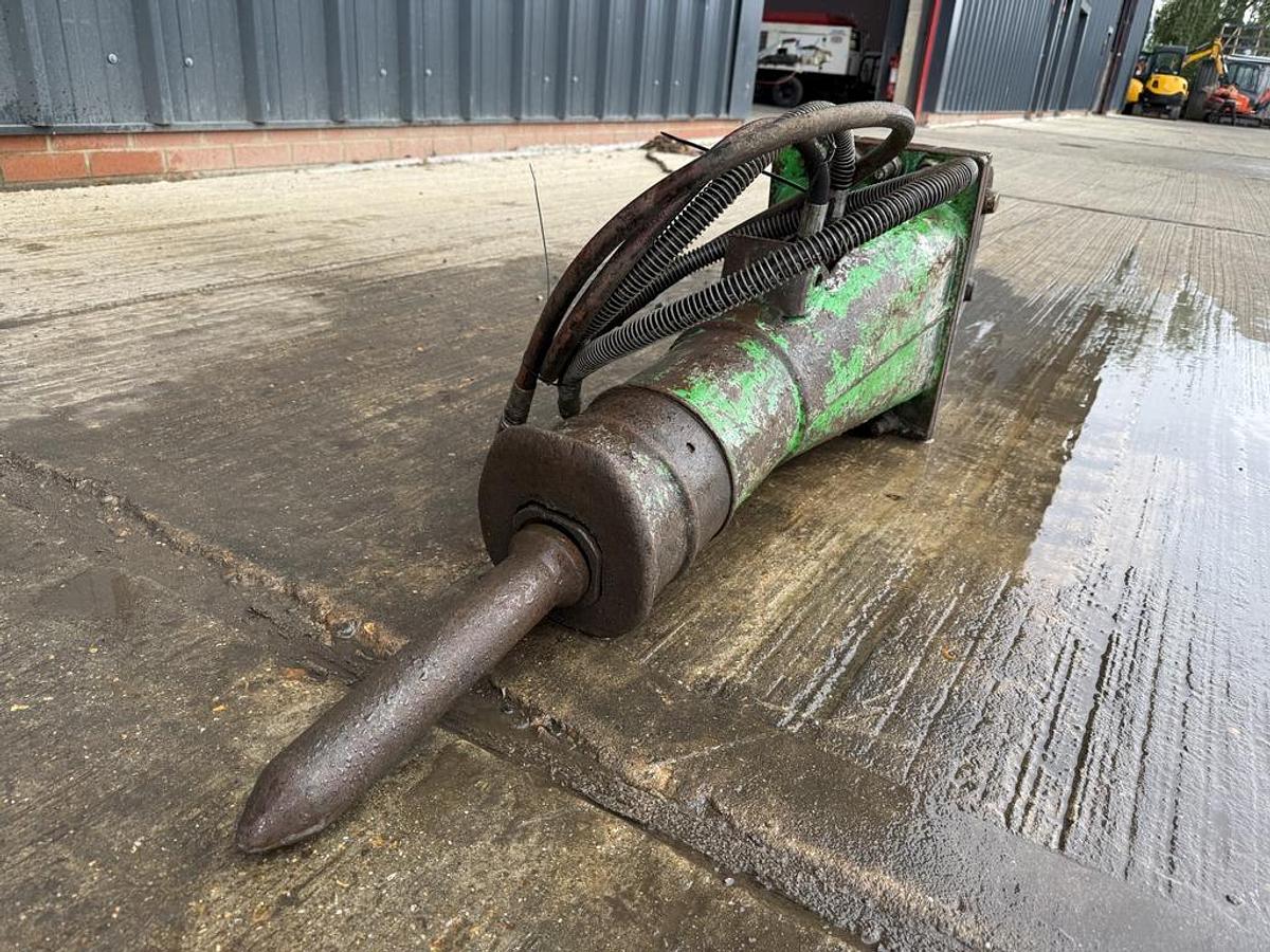 Used Montabert SC16 1,5 - 3,7 t Hydraulic Breaker