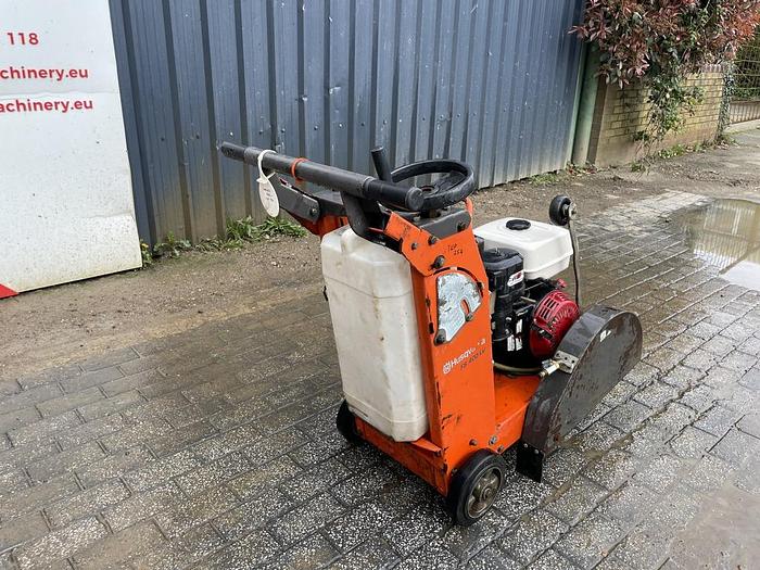 Used HUSQVARNA FS400 LV