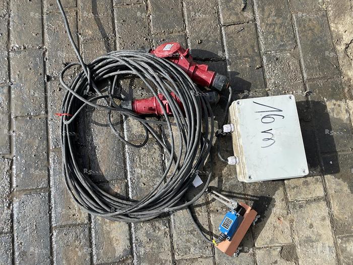 Used ELECTRIC MATERIAL LIFT