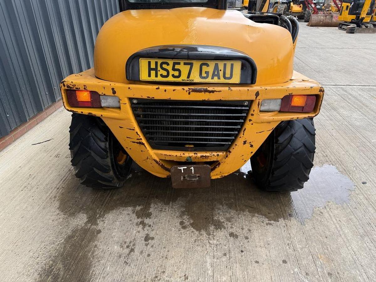 Used JCB 520-40 2t 4m Telehandler