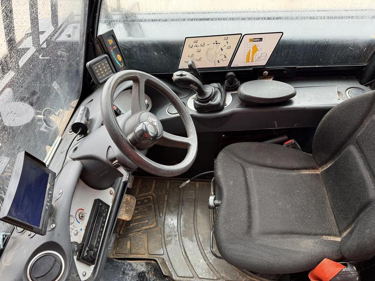 Used JCB 520-40 2t 4m Telehandler