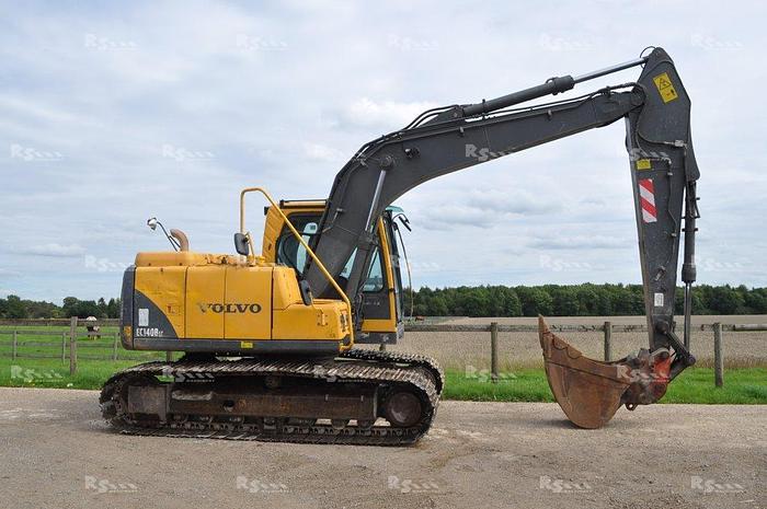 Used VOLVO EC140B LC