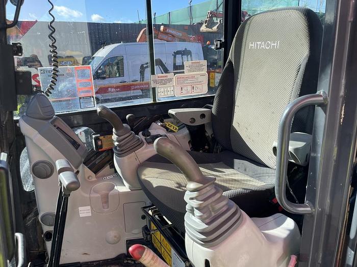 Used HITACHI ZX65