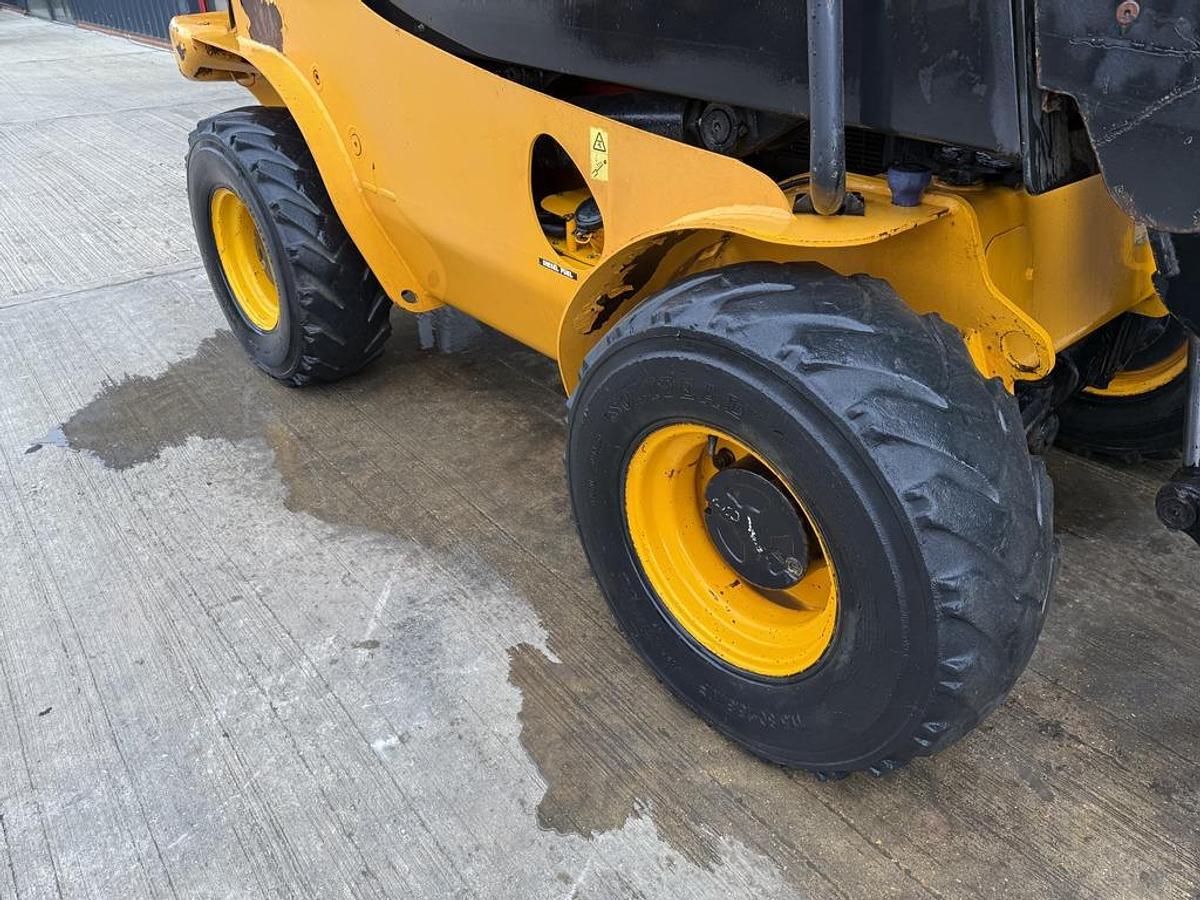 Used JCB 520-40 2t 4m Telehandler