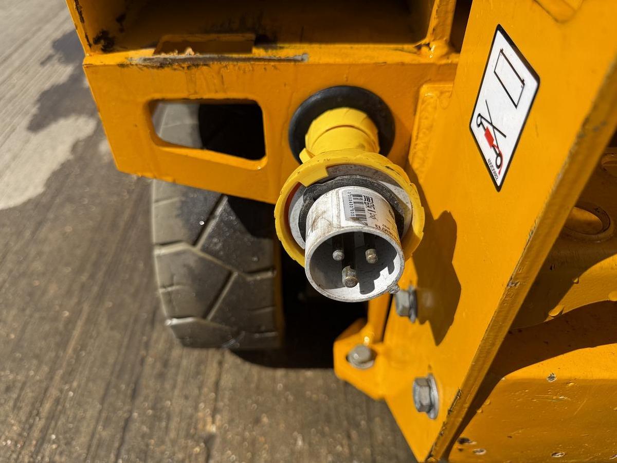 Used 2022 JCB S1930E