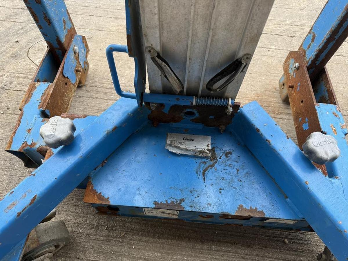 Used Genie SLA-10 Material Lift