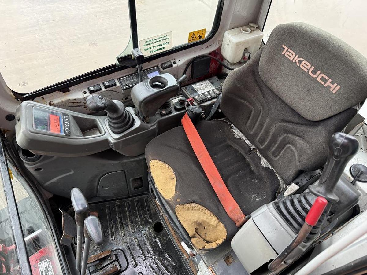 Used Takeuchi TB225 2.4t Mini Excavator