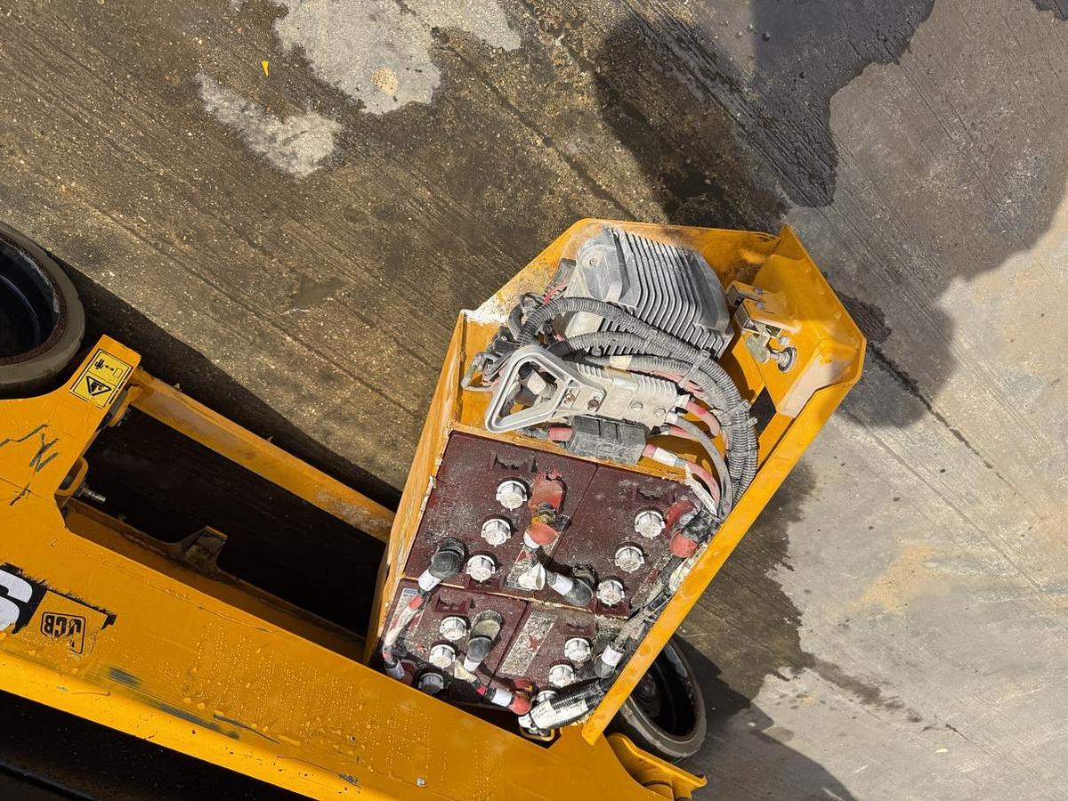 Used 2022 JCB S1930E