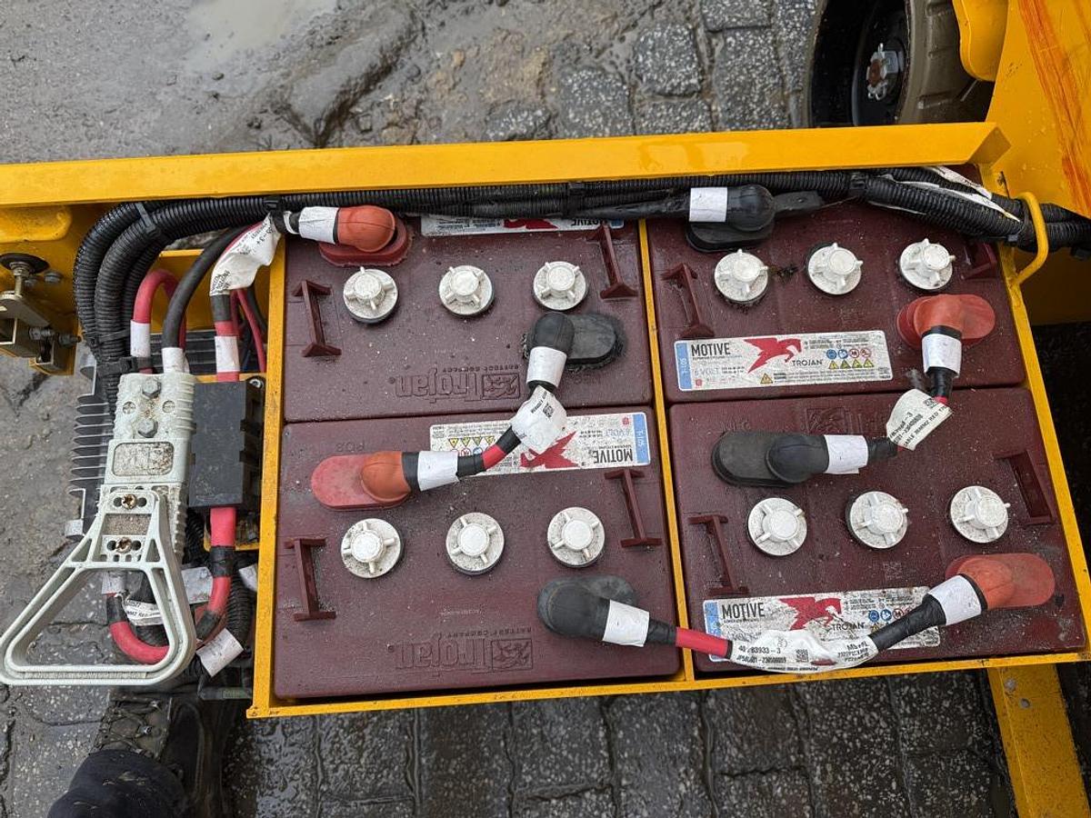 Used JCB S1530E 6m Electric Scissor Lift