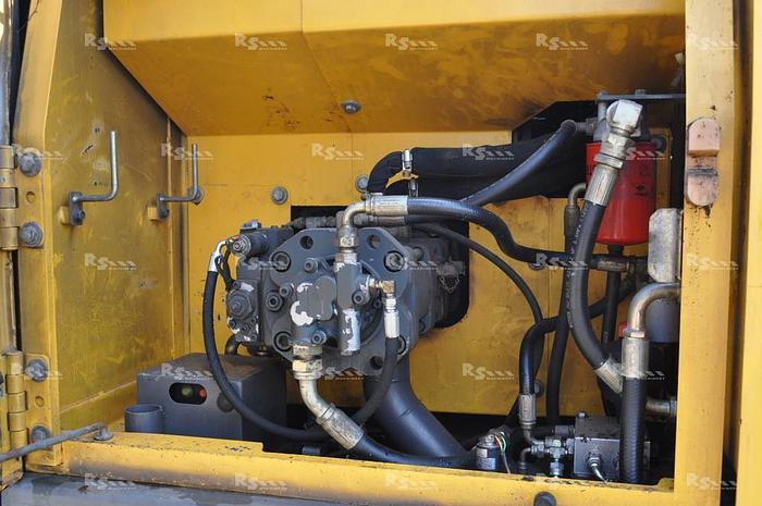 Used VOLVO EC180B LC