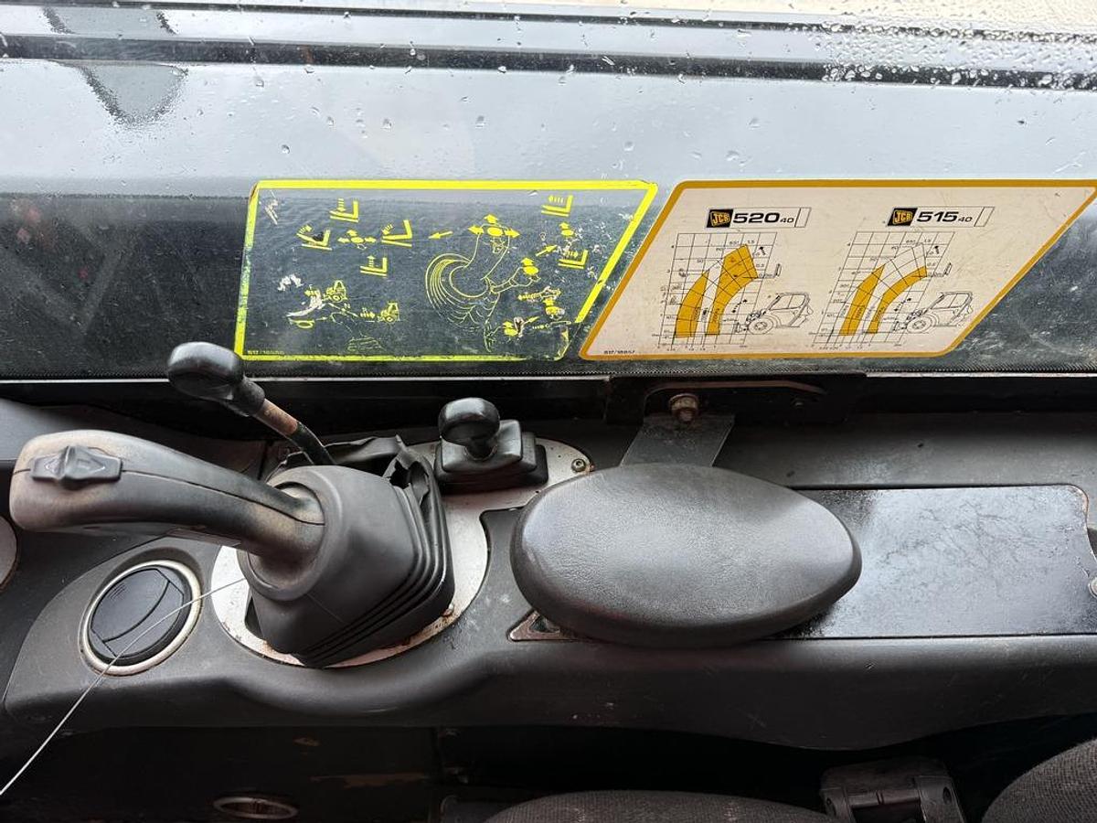 Used JCB 520-40 2t 4m Telehandler