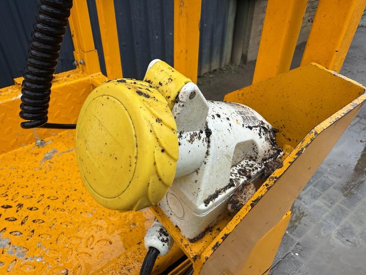 Used JCB S1930E 8m Electric Scissor Lift