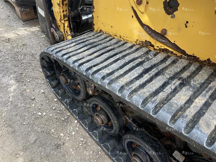 Used CATERPILLAR 257 B3