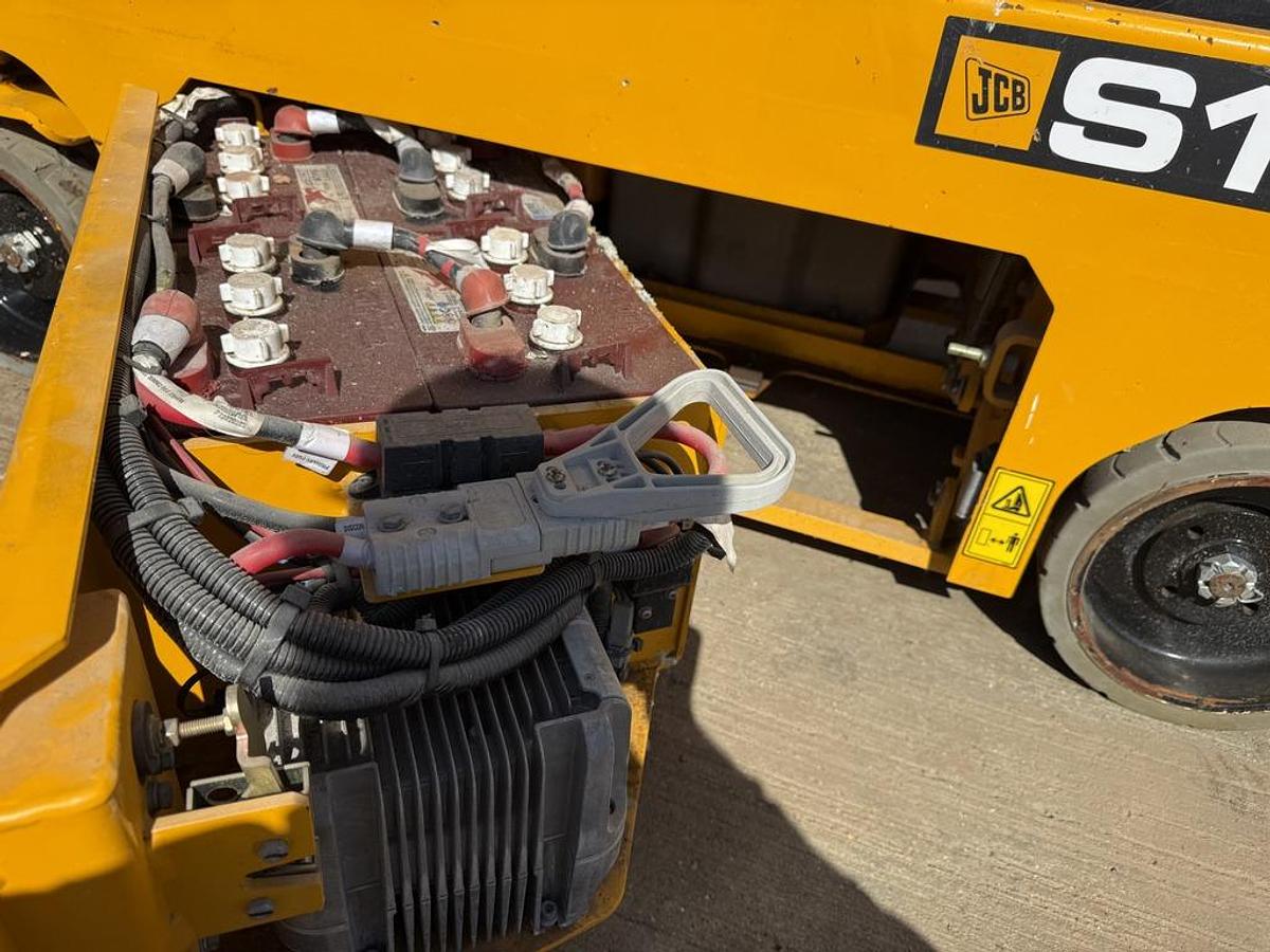 Used JCB S1930E 8m Electric Scissor Lift