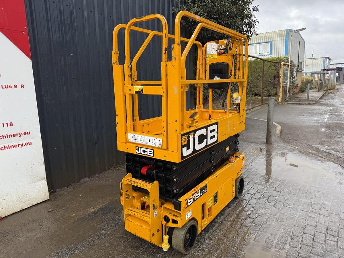 Used JCB S1930E 8m Electric Scissor Lift