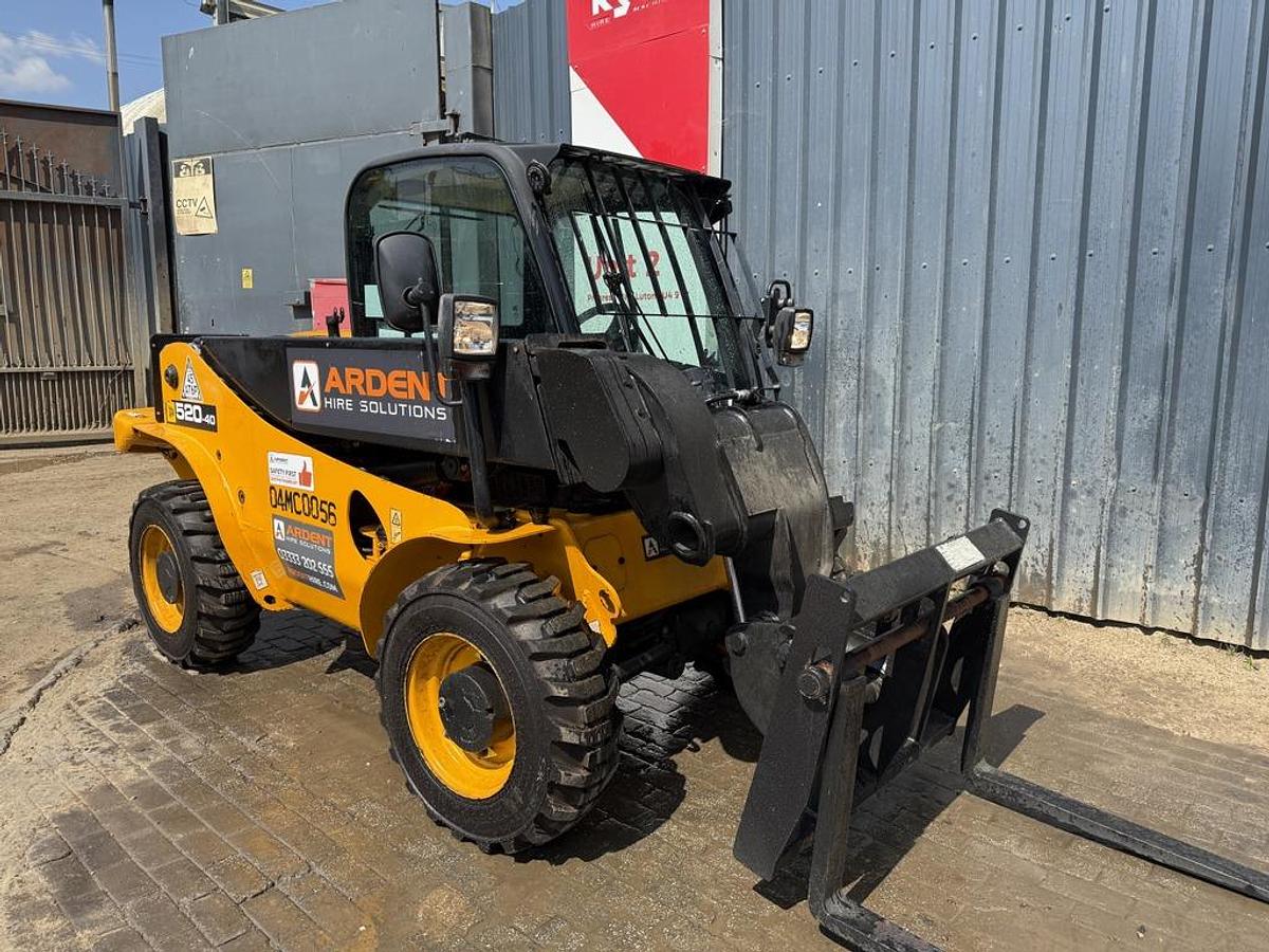Used JCB 520-40 2t 4m Telehandler