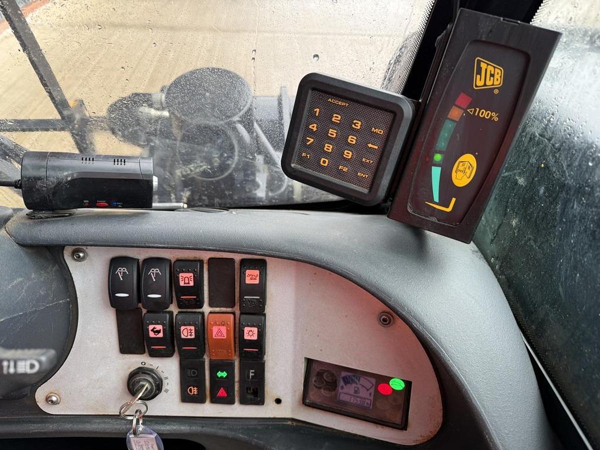 Used JCB 520-40 2t 4m Telehandler