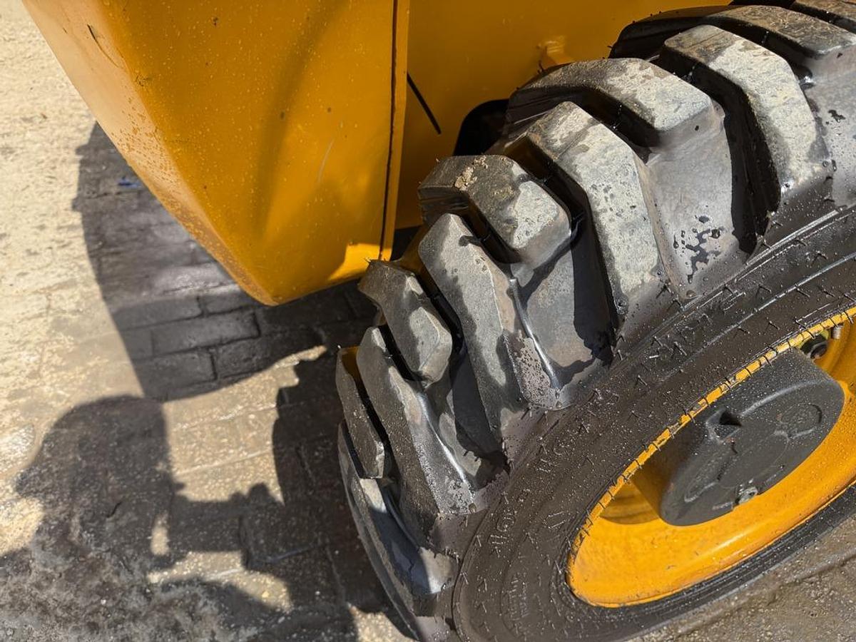 Used JCB 520-40 2t 4m Telehandler