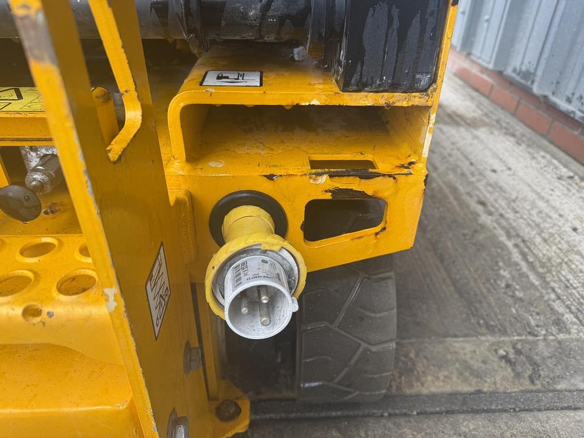 Used 2022 JCB S1930E