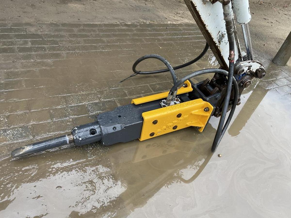 Used Takeuchi TB216 Mini Excavator + Breaker