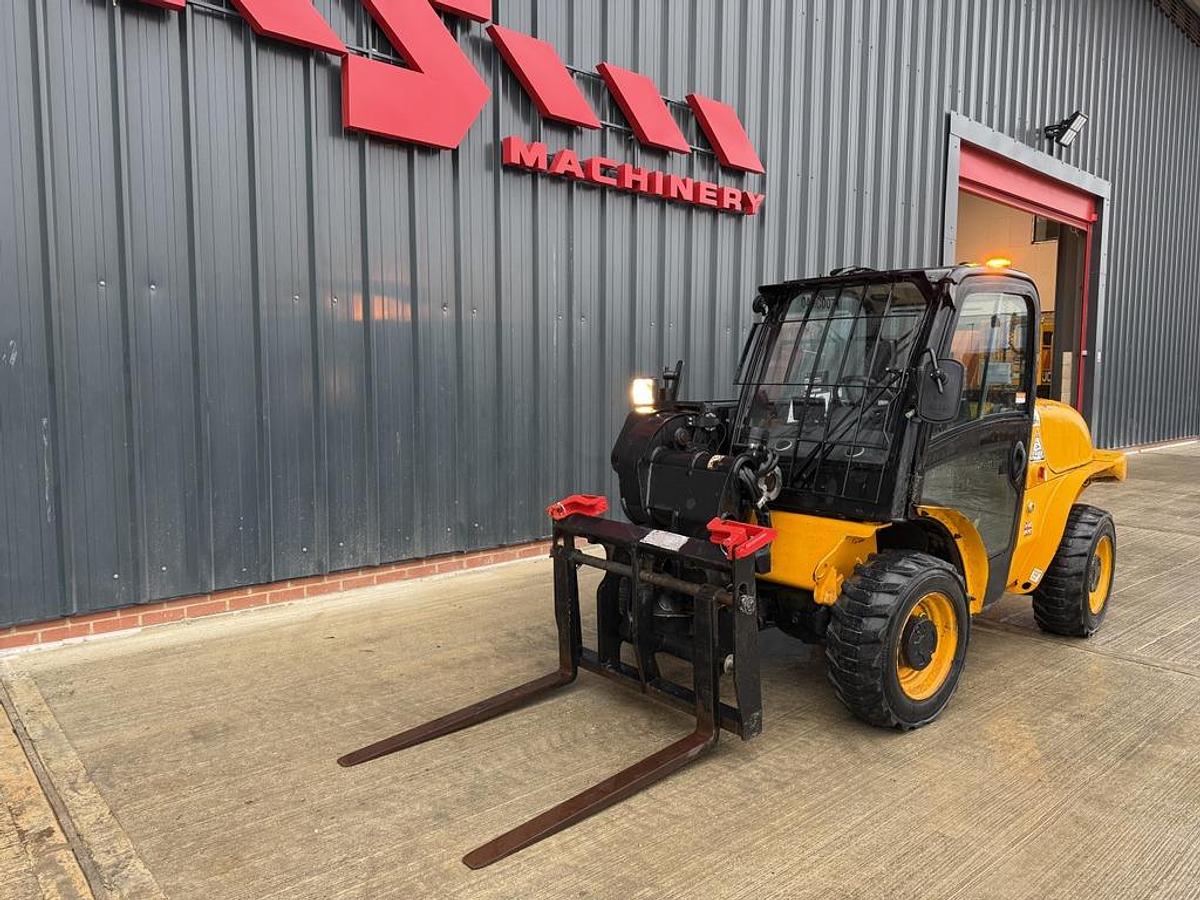 Used JCB 520-40 2t 4m Telehandler