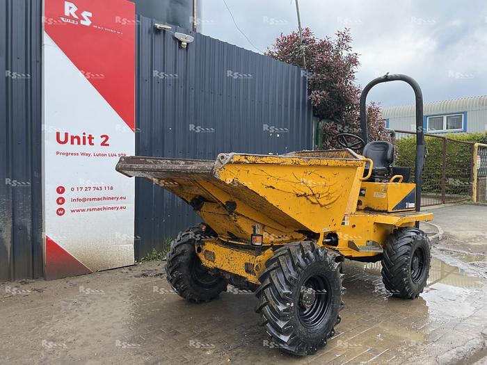 Used THWAITES 3 TONNE SWIVEL