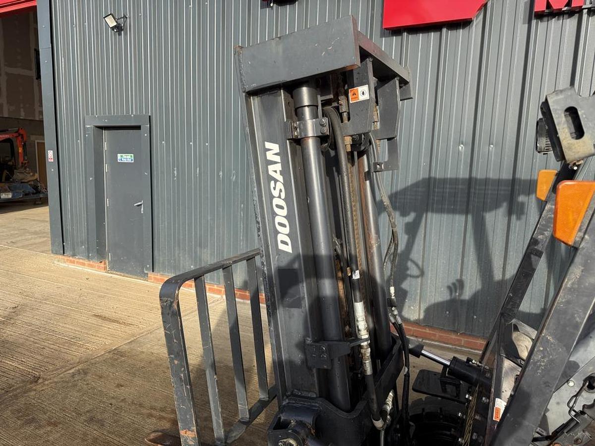 Used Doosan D25 GP 2.5t Diesel Forklift