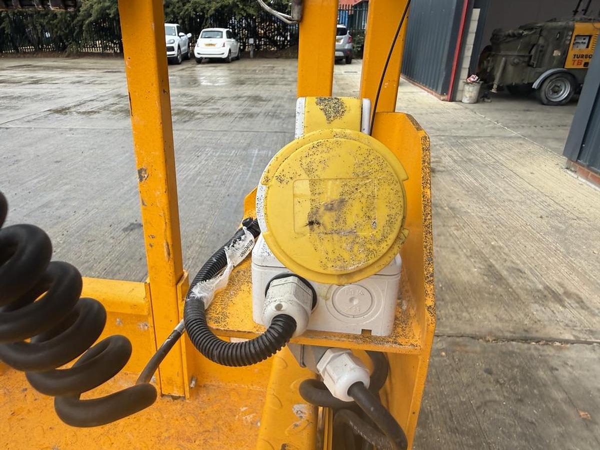 Used JCB S1930E 8m Electric Scissor Lift